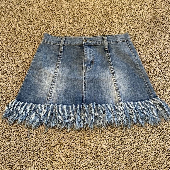 So Nikki Denim Mini Skirt Size Girls 12 w/ Distressed Bottom- Like New - Picture 1 of 10